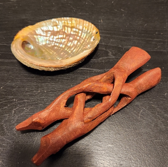 Abalone Shell with Wooden Stand - Picture 4 of 6